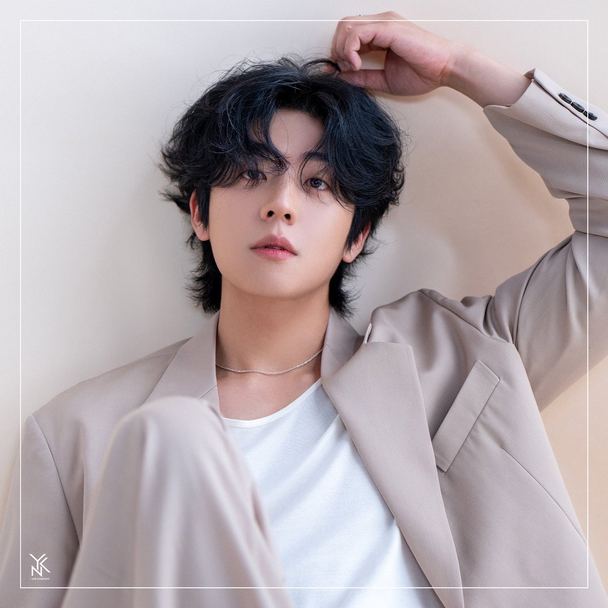 YNKentofficial's tweet image. [📝] #와엔케POST
#채종협 #아르

드디어 영접한
우리의 종협스완
당신을 보고 첫눈에 반했습니다

1인3색 종협 배우의
느(낌)좋(은) AR 10월 호 비하인드!
지금 바로 보러가시죠💨

🔗 naver.me/GEXZzv0y

#Chaejonghyeop #チェジョンヒョプ #AR