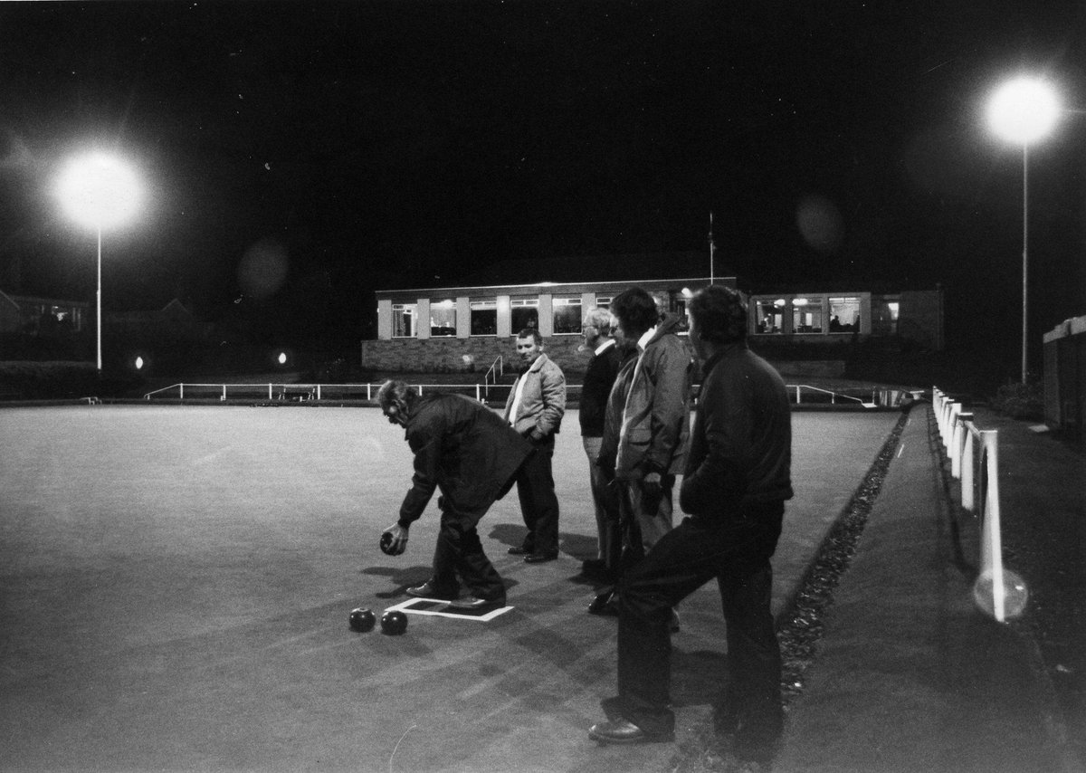 Today in 1982 saw the members of the Dixon Bowling Club, #Dumbarton, were playing under the floodlights.