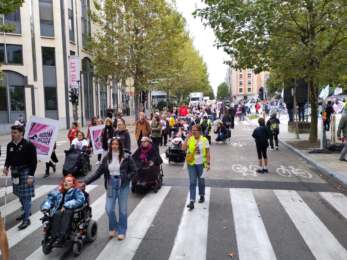 Today in Brussels: Persons with #disabilities from all over Europe take the streets to claim their right to independent living.

Looking forward to meet them at 13:00 at the European Parliament! Come and join. 

#FD24 #FreedomDrive2024 #TheFutureIsAccessible
