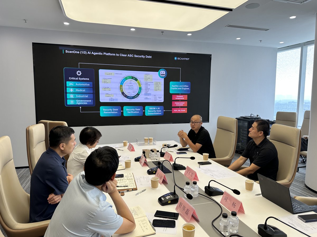 FLC_2024's tweet photo. On September 19th, Singapore tech delegation returned to Beijing's Chaoyang District for tech innovation symposium. Companies like Scantist &amp; Data Illusion share breakthroughs and Troubles. #FLC offers tailored support for Singaporean startups.
#AI #VR #investing https://t.co/gE6bVD8Kzq