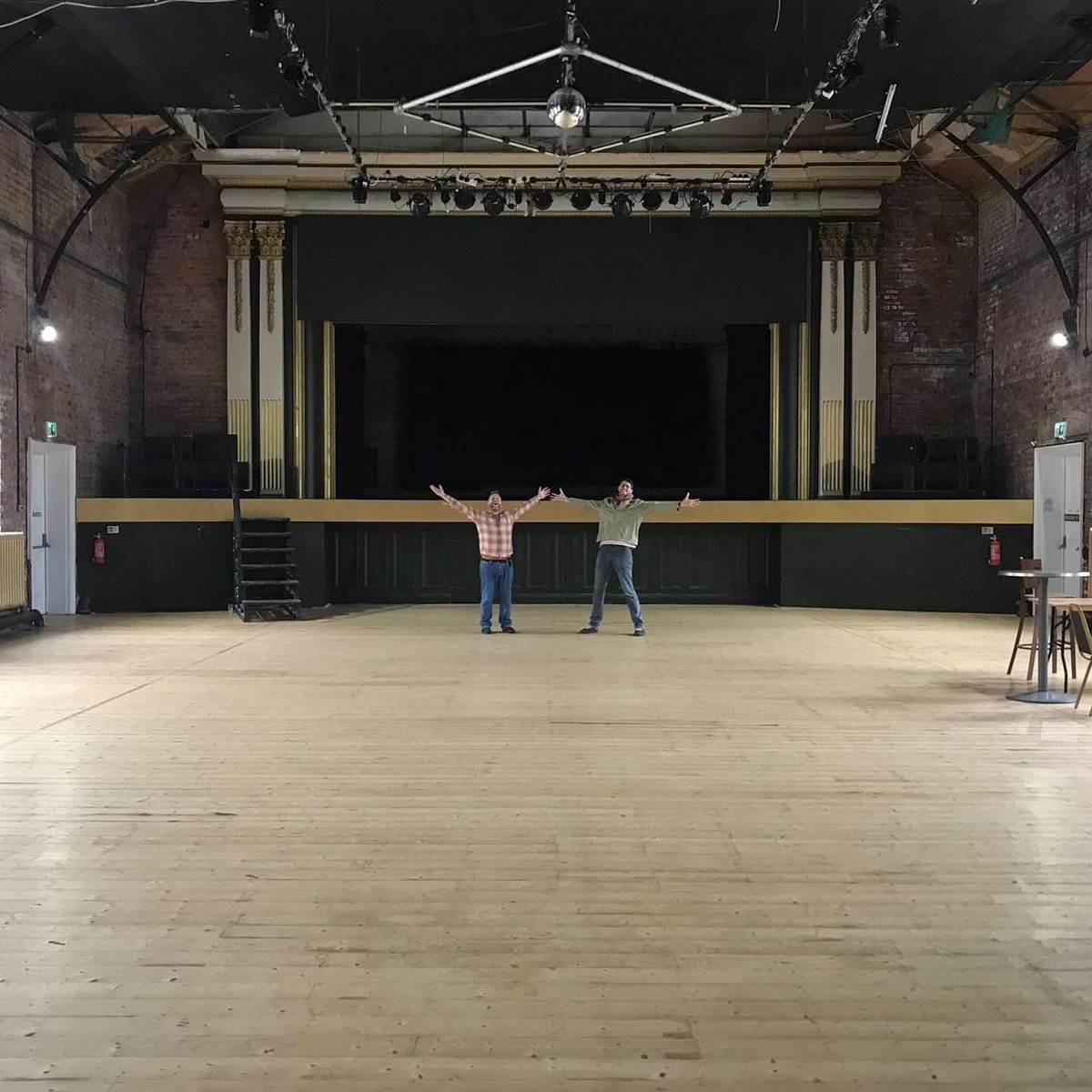 💥 We are VERY excited to announce a new singing weekend! Join us at the Grand Pavilion in Matlock Bath (affectionately known as the ‘seaside town of Derbyshire’). 

Full info and booking on our website 👍