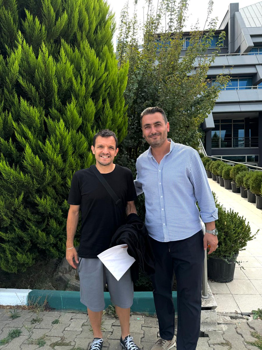 #Bursaspor'u ziyaret ederek, Teknik direktörümüz Batalla 'ya başarı dileklerimizi ilettik.
#Bursa