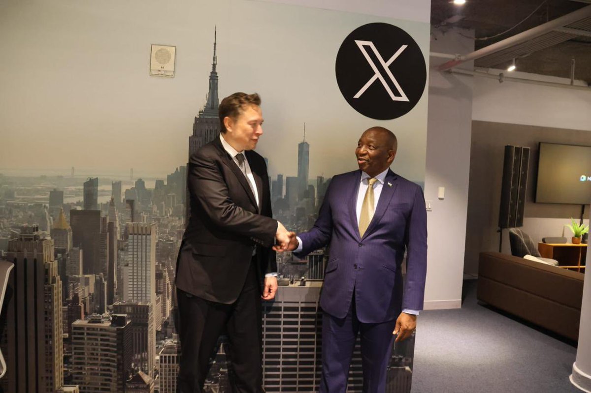 MatekaneSam's tweet photo. Today, I had the pleasure of meeting with Elon Musk to discuss advancing connectivity in Lesotho. We are committed to exploring innovative solutions to improve internet access and bridge the digital divide for our people. Exciting developments lie ahead. https://t.co/PbYRmmIrak