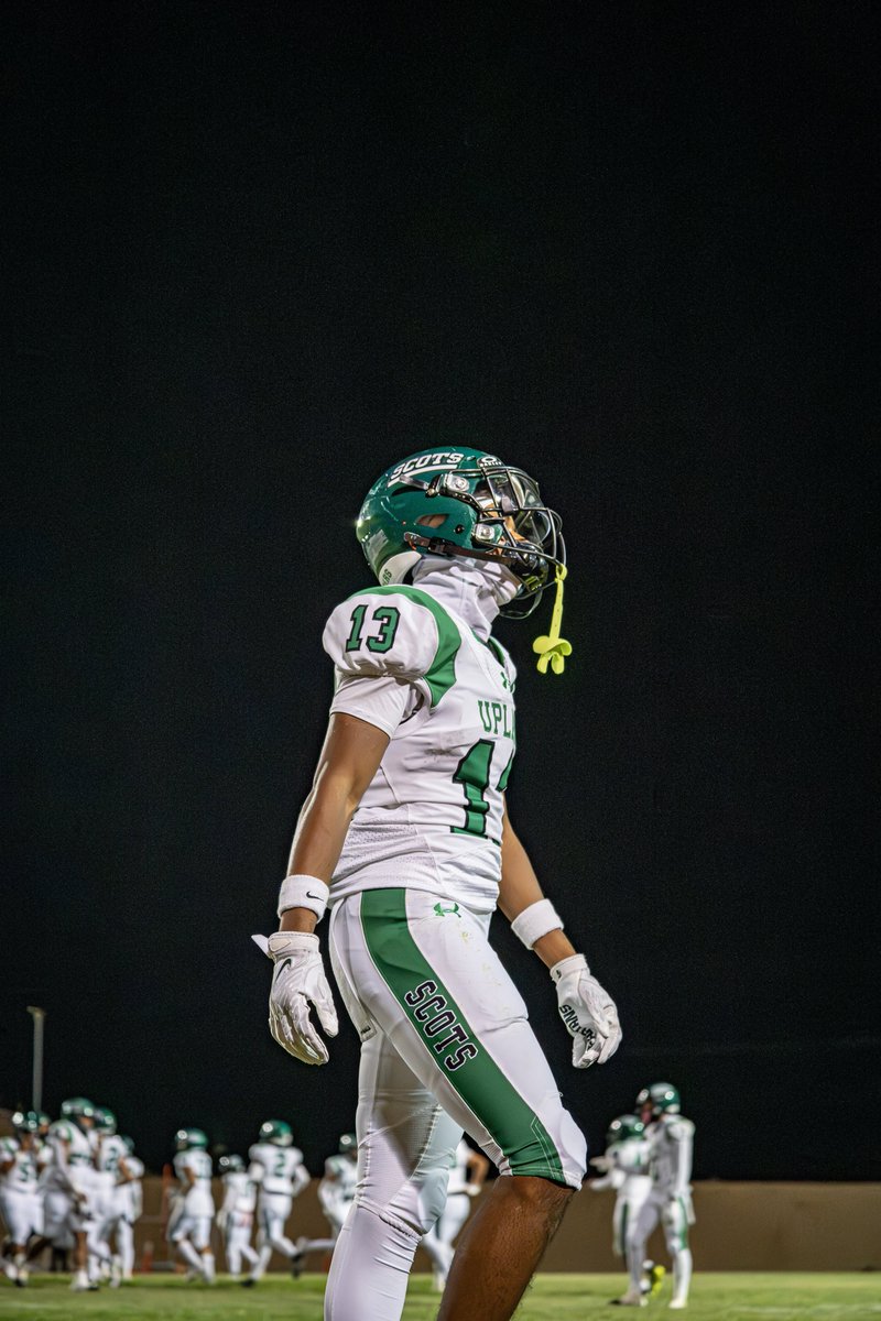 Senior PreSeason Film 520 Yards 6Tds  ‼️<a href="/coachjmcdaniels/">Jeff McDaniels</a>  @Coach_TMunson <a href="/JDiMinno/">Jerry DiMinno</a> <a href="/cowstown/">James Cowser</a> <a href="/upland_fb/">Upland Football</a> <a href="/coachgagegray/">Coach Gray</a> <a href="/CoachBestEWU/">Coach Aaron Best</a> <a href="/HCUCoachBachtel/">Coach Jason Bachtel</a> <a href="/coachapatterson/">AC Patterson</a> <a href="/BrennanMarion4/">Coach Marion</a> 

hudl.com/v/2Pz8NK