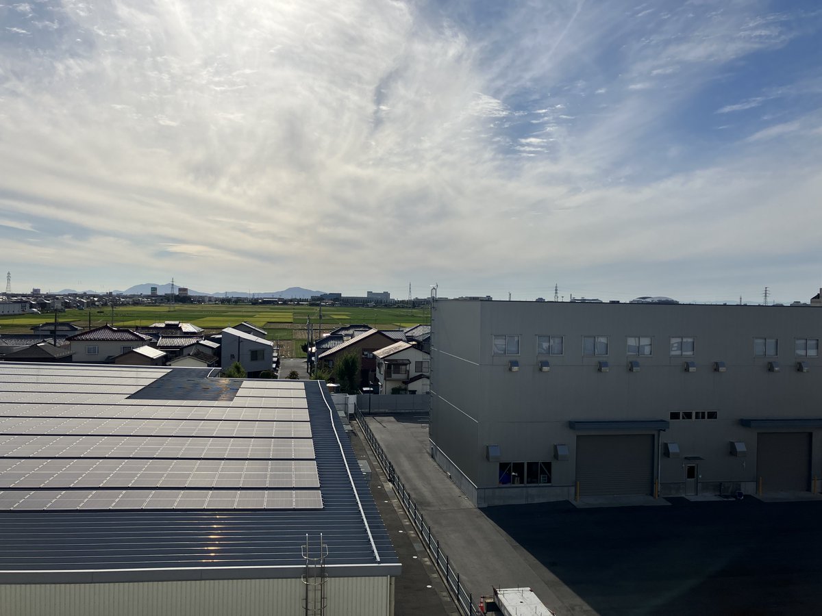 またまたインターンシップ実施中です。
研修センター４階からの風景が好きで、今日は空が綺麗でしたので、ご覧ください！
＃第一建設工業　＃ゼネコン　＃新潟　＃インターンシップ　＃弥彦山　＃風景