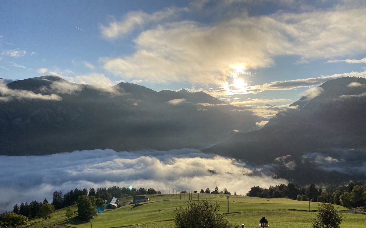 one of those autumn mornings in the Swiss mountains #vivalagrischa