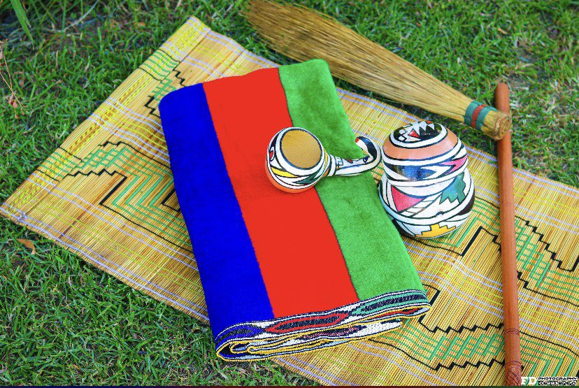 DjMpumiSA's tweet photo. Ndebele Hun🎈🇦🇲 https://t.co/1V1n52It02