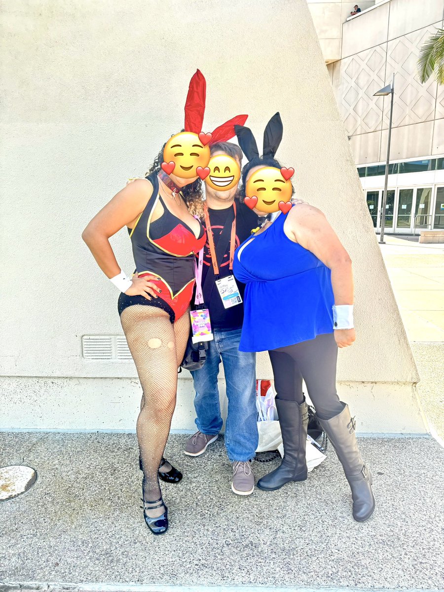 kalimama69's tweet photo. Bunny Girls for Gil!!
#gilryu https://t.co/EU72WbriiI