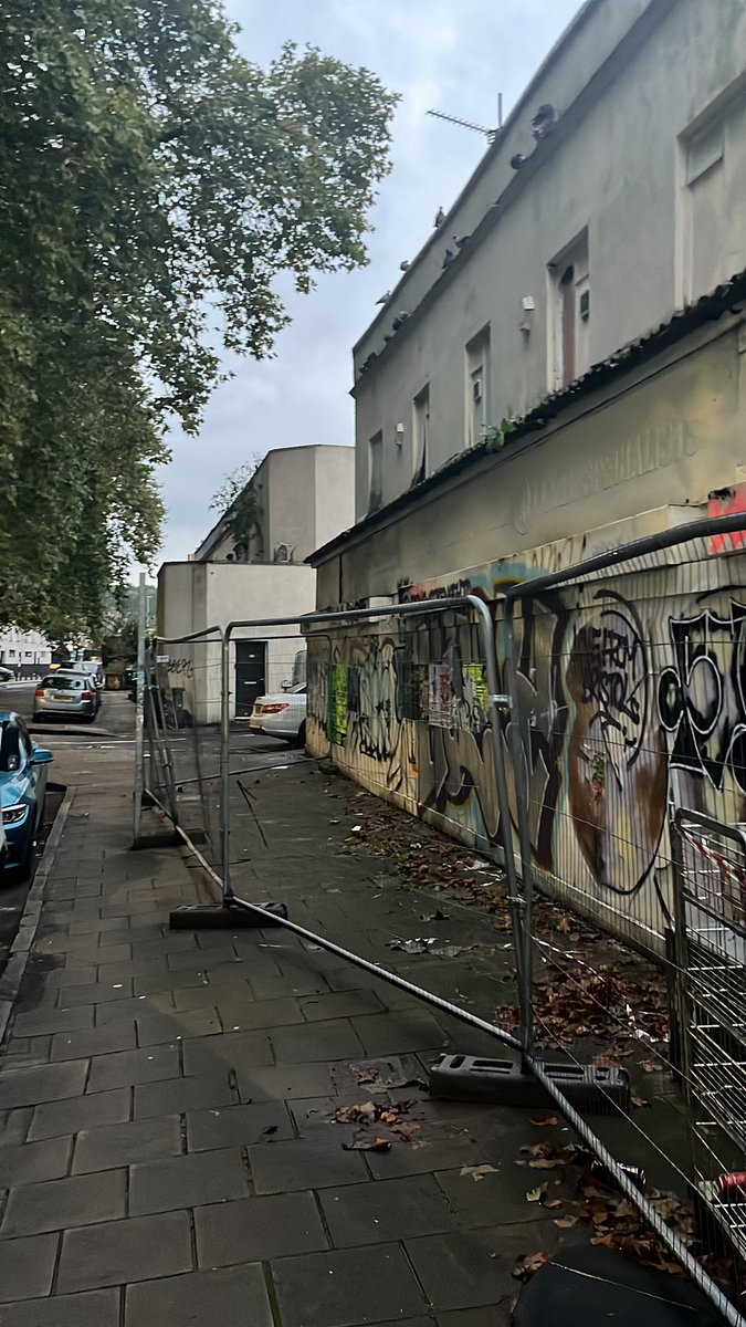 _Vitamin_P's tweet photo. @BristolCouncil what a lovely sight on Mina Road. I think this derelict building has stood here long enough. Everyone knows the history, so do something about the space right next to Sonnis. 

#minaroad #bristolcitycouncil #derelict https://t.co/h6Uz2uNpaA