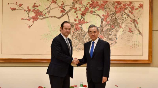 Chinese Foreign Minister Wang Yi on Monday met with Panamanian Foreign Minister Javier Martinez-Acha Vasquez <a href="/javierachapma/">Javier Martínez-Acha Vásquez</a> in New York, expressing China's willingness to promote bilateral relations.

@Embpanamachina 
<a href="/EmbChinaPa/">Embajada de China en Panamá</a>