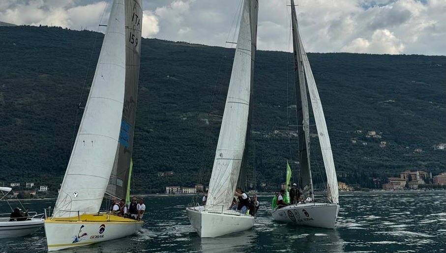 Corazza1925's tweet photo. This year for our office Team Building 2024 we have selected the Sailing Boats contest⛵️.

As you can see from the pictures this team is unstoppable 💪🏻😉!!

Big thanks to all for spending their own Saturday for the Team enjoying a fantastic day all together!

#wearecorazza https://t.co/HHTWenqAHE