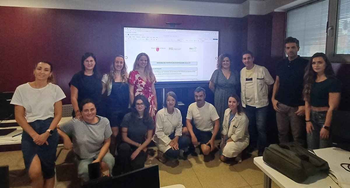 🏥Primera reunión del Equipo Investigador del Proyecto Análisis del Riesgo de Trastornos de la Conducta Alimentaria en Adolescentes: un enfoque desde la Enfermería Comunitaria Escolar, formado por las enfermeras comunitarias escolares del <a href="/Area7ReinaSofia/">Area7ReinaSofía</a>
