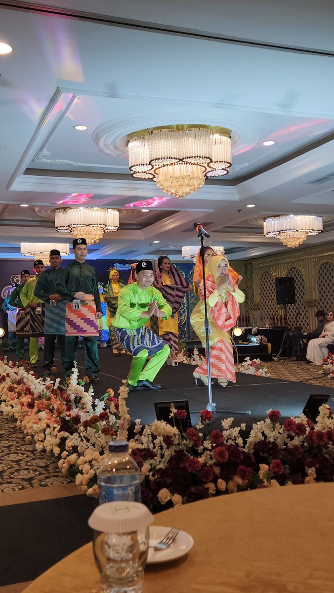 Nii kegiatan 10 agustus truss sampe hari ini masihh ae blum cair duitnya, nii dinas sadar nd sih kalok kita juga butuh duit