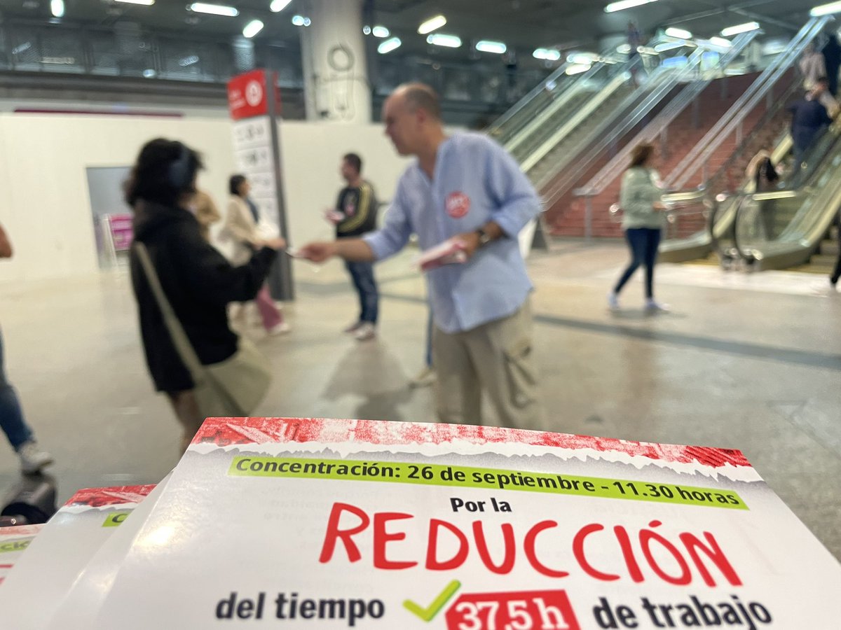 UGTMadrid's tweet photo. Reparto de información en intercambiadores por la reducción del tiempo de trabajo a 37,5 horas h. 
Movilízate!!
@MarinaPrietoUGT 

🗓️26 septiembre 

🕢11:30

📍CEOE
#reducciónjornadaya https://t.co/KQdqzdrVTA