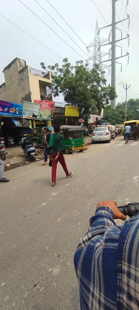 gaurinath's tweet photo. दोपहर ��२ बजे दी गई लोकेशन पर  ट्रैफिक खराब करते वाहन 
@Gzbtrafficpol
@NHAI_Official

https://t.co/WnNTmvPh4s https://t.co/BzrtHRUNgk