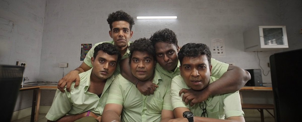 Cinemakraftt's tweet photo. #Vaazha ❤️
100% Relatable movie. ചില Scenes ഒക്കെ കാണുമ്പോൾ അറിയാതെ കണ്ണ് നിറഞ്ഞ് പോകും.

#Hashiree കുറച്ച് scenes ഉള്ളുവെങ്കിലും😂 അതുപോലെ @basiljoseph25😂

Negative : ഇതുപോലെ ഉള്ള സിനിമയിൽ last Success ആകുന്നത് ആണ് കാണിക്കർ but  ഇവർ verity കൊണ്ടുവന്ന്..പക്ഷേ എനിക്ക് 🙂👎 https://t.co/nNXOIXDVQG