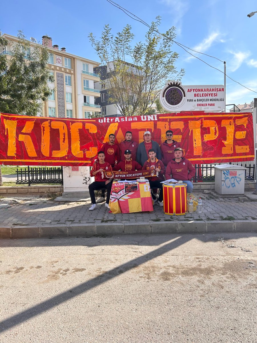 uAUNIAKU's tweet photo. THE LORD OF THE CAMPUSES!
Standımız gün boyu Erenler Gençlik Parkı'nda açık olacaktır.
Sarı kırmızı renklere gönül vermiş tüm kardeşlerimizi standımıza bekliyoruz.
#ultrAslanUNI https://t.co/oeLCeFn9xh