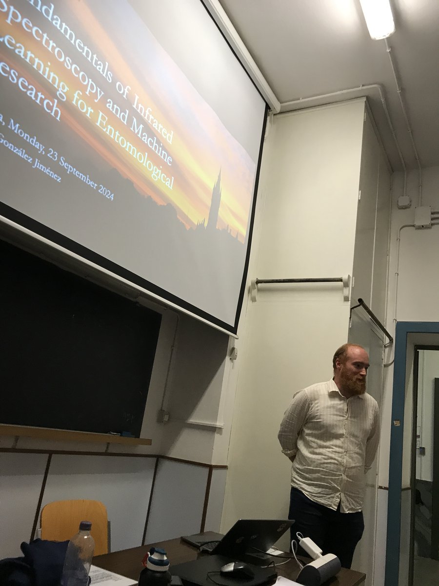 VectorsGlasgow's tweet photo. We @VectorsGlasgow are at @SapienzaRoma 🇮🇹

Dr @magonji kicking off #infraredspectroscopy workshop for #vector-borne disease surveillance

Thank you @civis_eu for funding @UofGlasgow 
#Internationalisation #EuropeanUniversities 🇪🇺

@UofGSBOHVM @UofGChem https://t.co/9fWcQGKLio