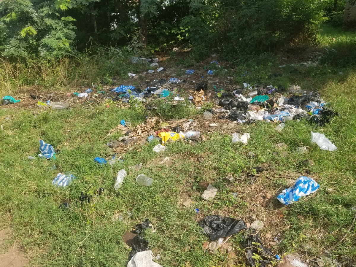bqueenBecky's tweet photo. So people can decide to put the rubbish direct in the green area without shame
Stop and think
We can also see how the place is drying because of the polythenes
Can we please change😪
#missconservation
#letthepearlshine https://t.co/uTpuLUtIH7