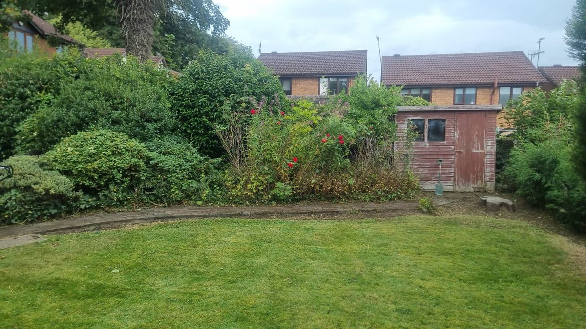 The borders of the garden in Porthill have become overgrown &amp; untidy. Our dedicated team are restoring the garden to its original beauty &amp; standard. We take pride in our work &amp; are committed to enhancing the outdoor spaces we care for. blueirislandscapes.co.uk/professional-g…