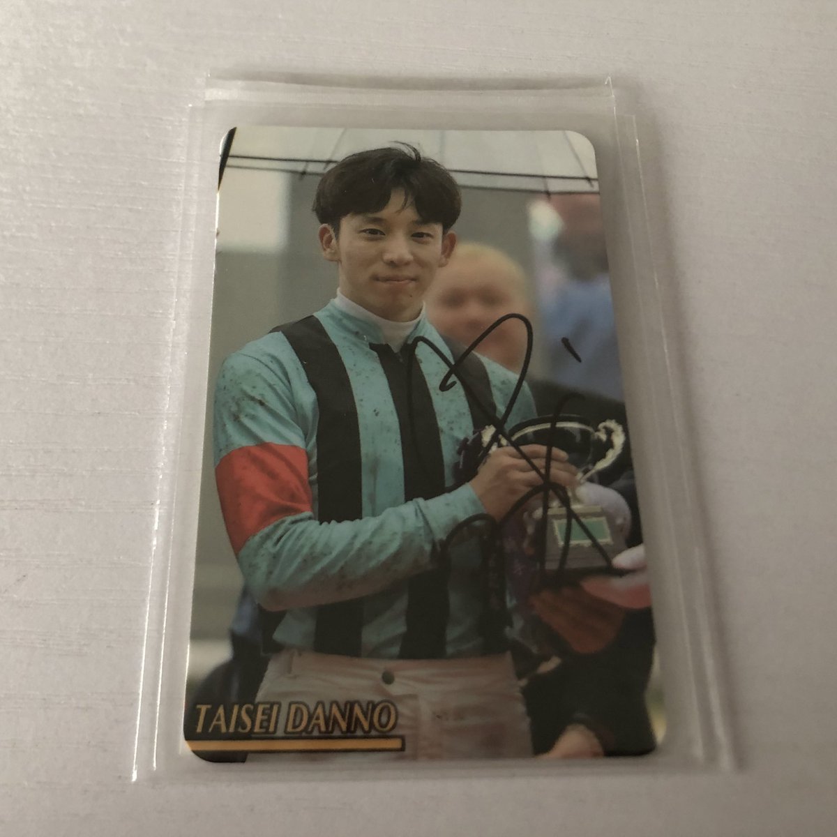 ☆アーモンドアイ(No.2320)☆まねき馬倶楽部レインボーカード☆15枚