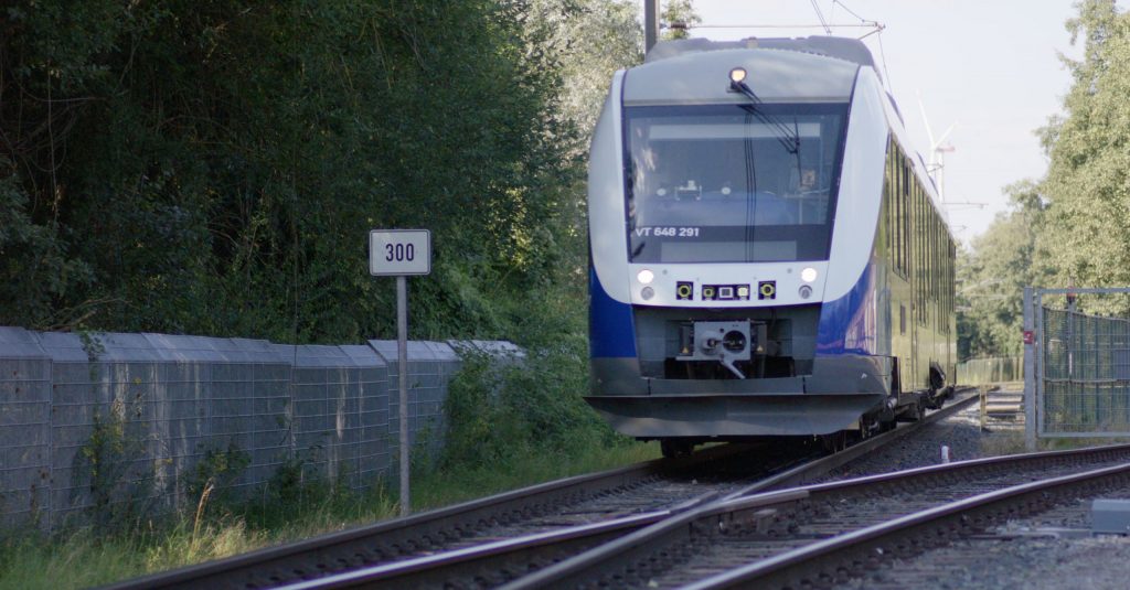 VRTmag's tweet image. Un jour avant le lancement d’#InnoTrans, le plus grand salon ferroviaire du monde,@Alstom a présenté le 23 septembre son premier train autonome rétrofité ville-rail-transports.com/ferroviaire/le…