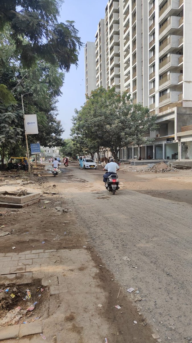 carajeshdixit19's tweet photo. The residents has already paid AUDA development charges for infrastructure development but today roads are blocked since long , water logging everywhere, builders poor site maintenance , no cleaning of roads and light maintenance. Shela Residents suffering everyday. https://t.co/soFUsAlfWD