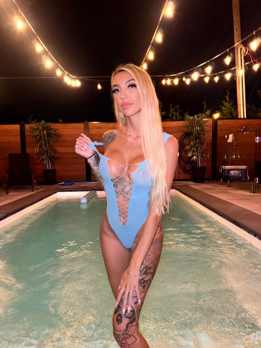 𝘗𝘦𝘢𝘤𝘩𝘪𝘦 🍑 - 🩵💦 https://t.co/eLOJ1IYjPR
