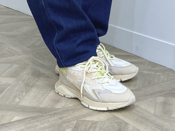 LACOSTE_JAPAN's tweet photo. #ラコステ の新しいスニーカー👟
足元をクリエイティブに飾る “L003 NEO TECH”

Lシリーズならではの豊富なカラバリが魅力 #L003NEOTECH
絶妙な切り替えパターンの配色がスタイリングにアクセントをプラスします。
全カラーはこちら☟
🔗https://t.co/ldjKsZpyMC https://t.co/YoKBxTxipb