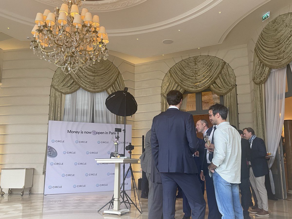 Domin_Network's tweet photo. Big thanks to @circle for inviting us to the exclusive event in Paris!

Stablecoins are the backbone of Web3 and a crucial pillar for scaling onchain commerce. We’re all pushing forward to take this to the next level! https://t.co/RGblZLHIrz
