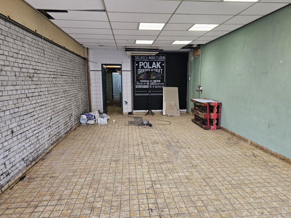 LocalJoeNL's tweet photo. #YOURBUSINESSSTARTSHERE!

#Escamplaan 291 te #DenHaag, circa 85 m² #winkelruimte te huur in #winkelcentrum #Leyenburg!

https://t.co/S8bAYre975

#winkelruimtetehuur #winkelruimtehuren #winkelruimtegezocht #rentastore #newlisting #thismustbetheplace #LocalJoe https://t.co/Ui8e60RPgJ