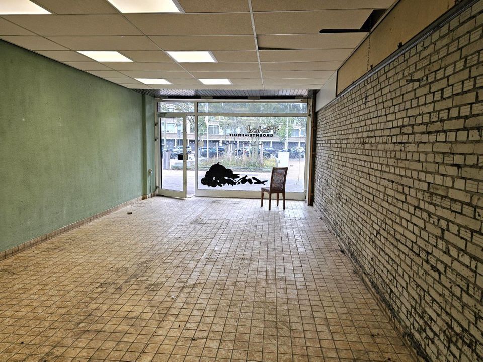 LocalJoeNL's tweet photo. #YOURBUSINESSSTARTSHERE!

#Escamplaan 291 te #DenHaag, circa 85 m² #winkelruimte te huur in #winkelcentrum #Leyenburg!

https://t.co/S8bAYre975

#winkelruimtetehuur #winkelruimtehuren #winkelruimtegezocht #rentastore #newlisting #thismustbetheplace #LocalJoe https://t.co/Ui8e60RPgJ