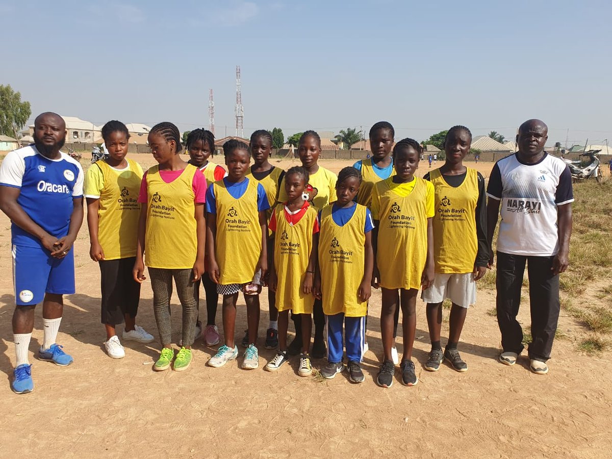 orahbayitfound1's tweet image. In the past year, we&apos;ve navigated challenges to empower internally displaced girls &amp;amp; those from low-income families through #PlayAndExcel. Over 100 girls have been introduced to sports. Join us as we celebrate one year of learning &amp;amp; growth. #empowerment  #sports #growth #family