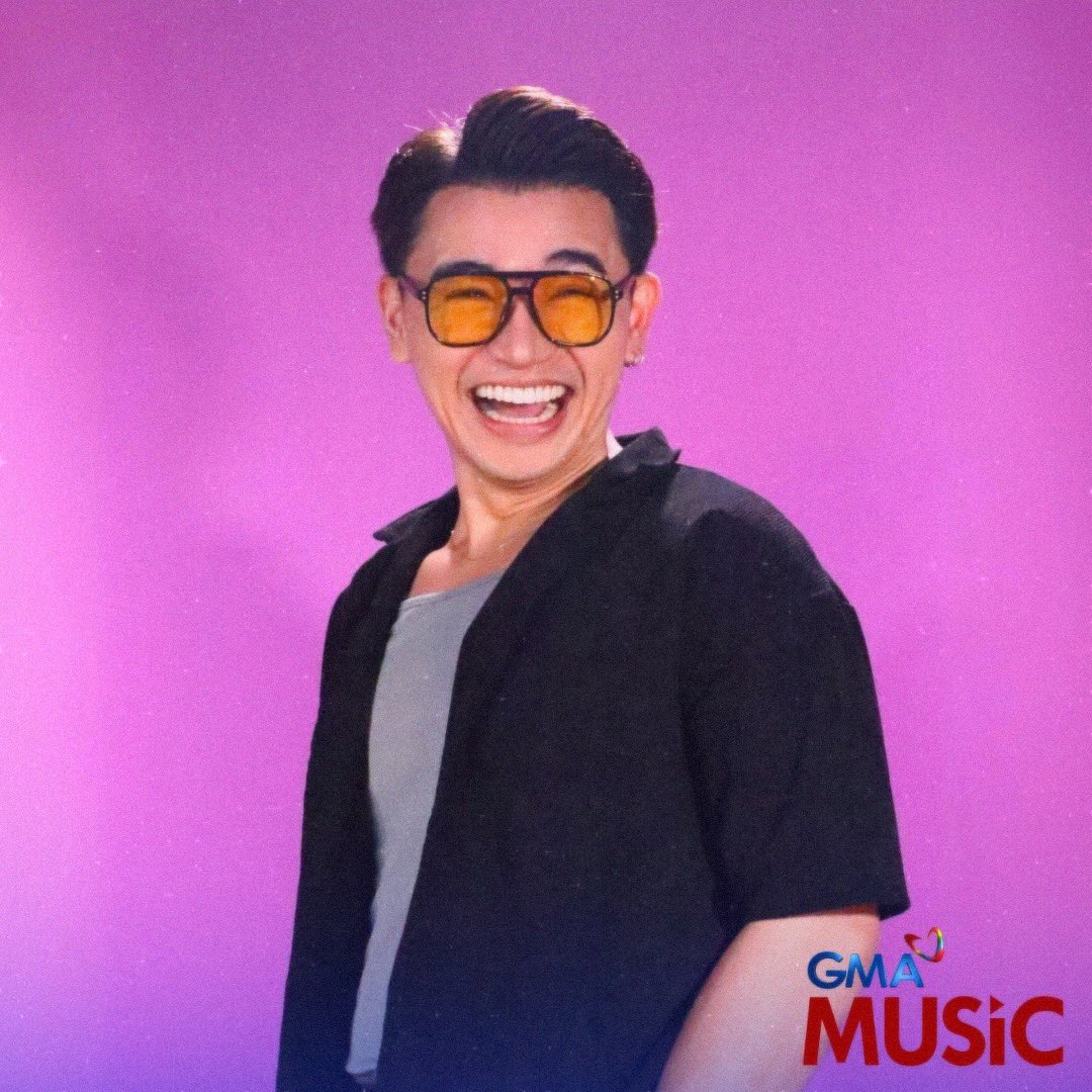 GMAMusic's tweet photo. #TakeMeBackTuesday: Ngiting ‘di mapigilan talaga from Vilmark’s latest photoshoot! 🎶

Salamat mga kapuso for continuously streaming “O Jo” by Vilmark!🤙🏻 #GMAMusic #Vilmark #OJoByVilmark https://t.co/xSpP4n4ljk https://t.co/NtLMdJHnLX