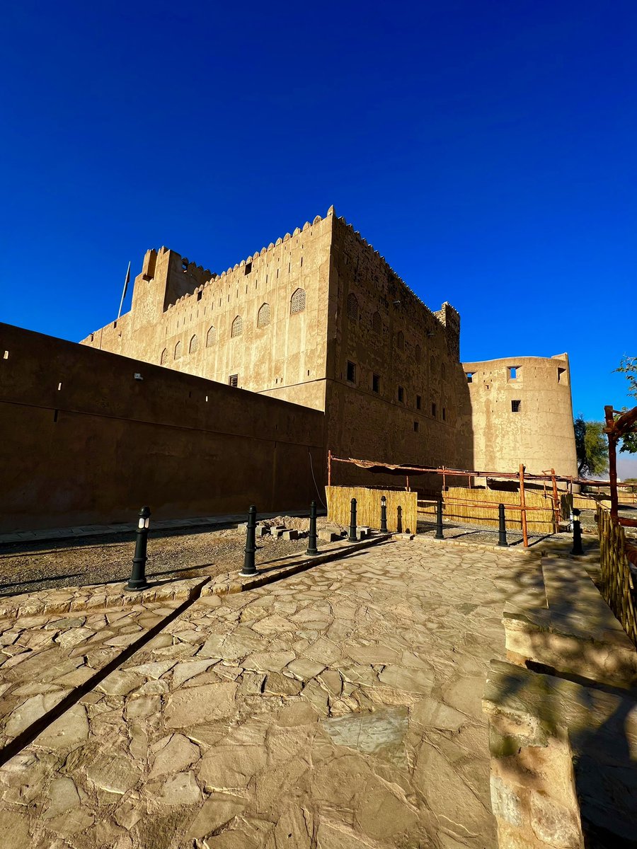 jabreencastle's tweet photo. ما قصة المال الذي بني منه حصن جبرين ؟ 🫣
تعرف على القصة في الثريد التالي ✨👇🏻.
#عمل_وإنجاز
#بيروت
#حصن_جبرين
#jabreencastle
#شرطة_عمان_السلطانية https://t.co/xBFOQohrwM