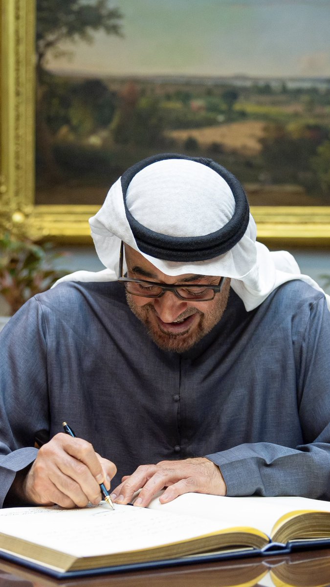 نحن بوخالد يشكّلنا على سطره
ونحن احراره وعالهدّات في طوعه