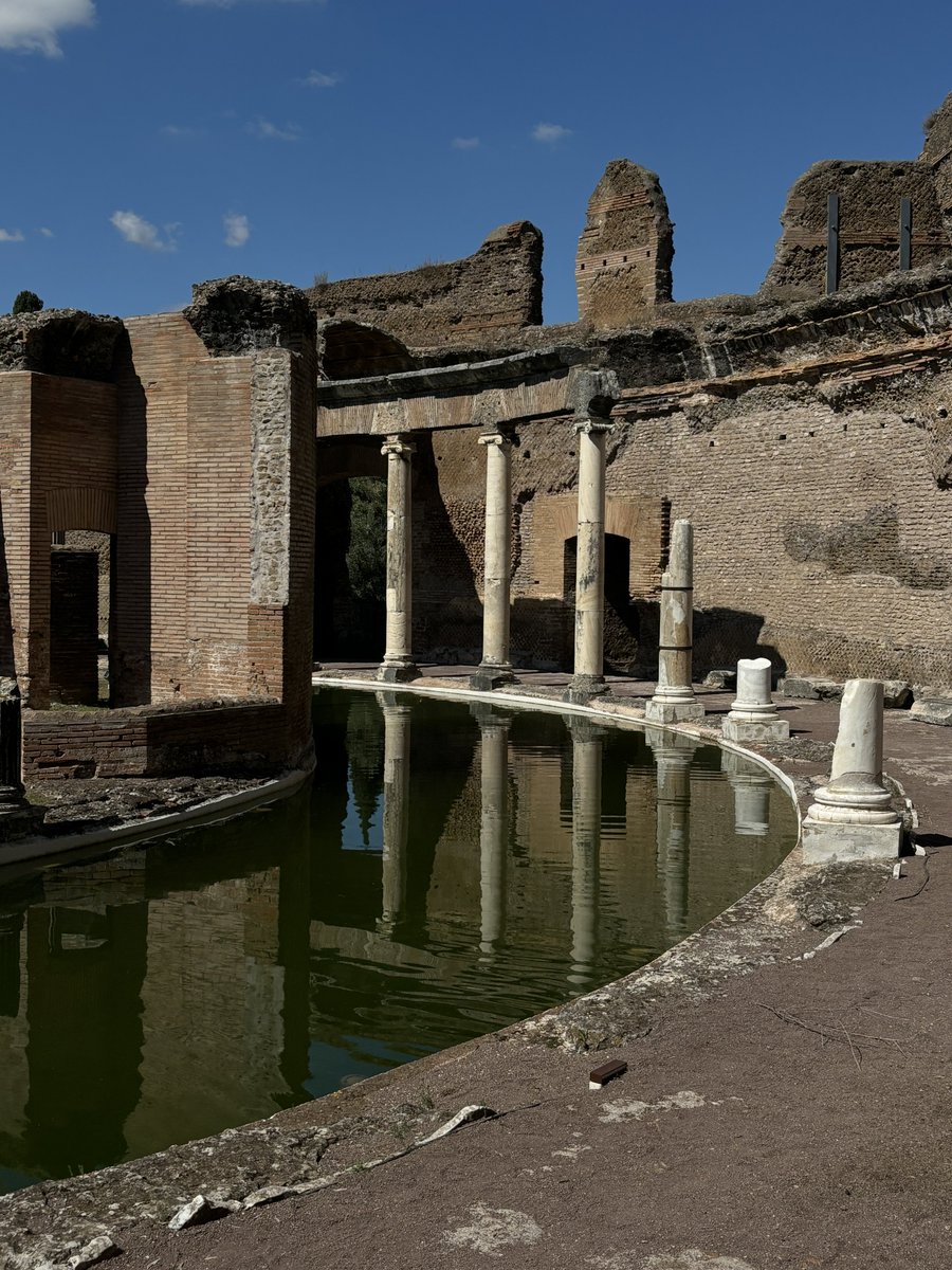 jmde99's tweet photo. La aún imponente Villa Adriana https://t.co/zZkGwSZcrA