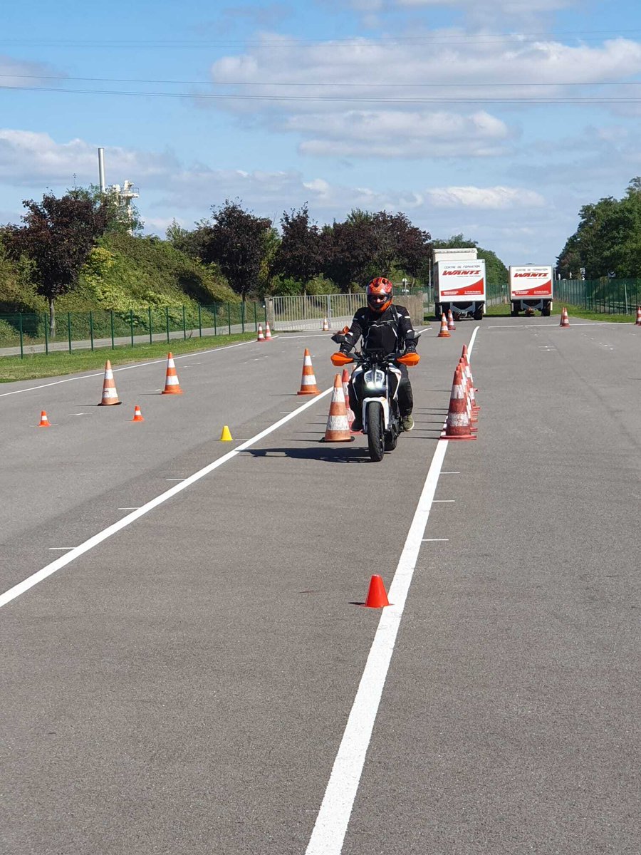 Prefet68's tweet image. #SécuritéRoutière
Le dimanche 15 septembre 2024 une centaine de motards et motardes ont participé à la « journée sécurité moto» organisé par les services de l’État en collaboration avec la @croixrouge sur le site du centre de formation Wantz à #Cernay. 
@routeplussure