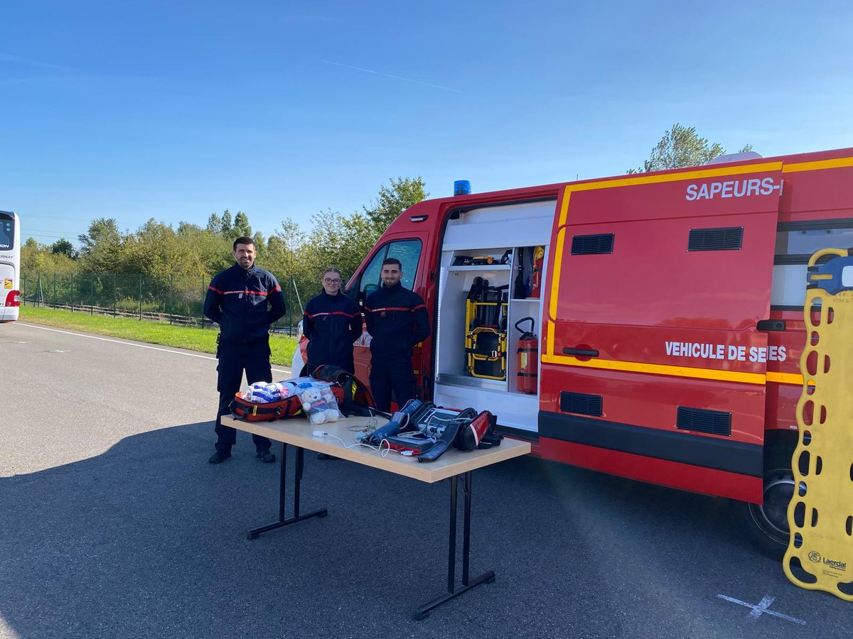 Prefet68's tweet image. #SécuritéRoutière
Le dimanche 15 septembre 2024 une centaine de motards et motardes ont participé à la « journée sécurité moto» organisé par les services de l’État en collaboration avec la @croixrouge sur le site du centre de formation Wantz à #Cernay. 
@routeplussure