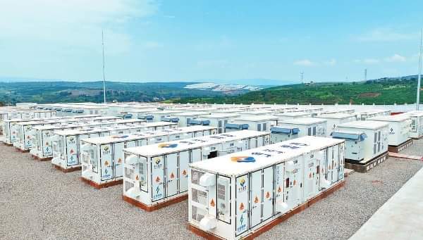 HarmonyYunnan's tweet image. Recently, the independent shared energy storage station in Yongren County, Chuxiong Yi Autonomous Prefecture, was put into operation and officially connected to the 500 kV Guanghui substation of the Southern Power Grid.
#YunnanChuxiong #ElectricitySystem 
#CleanEnergy