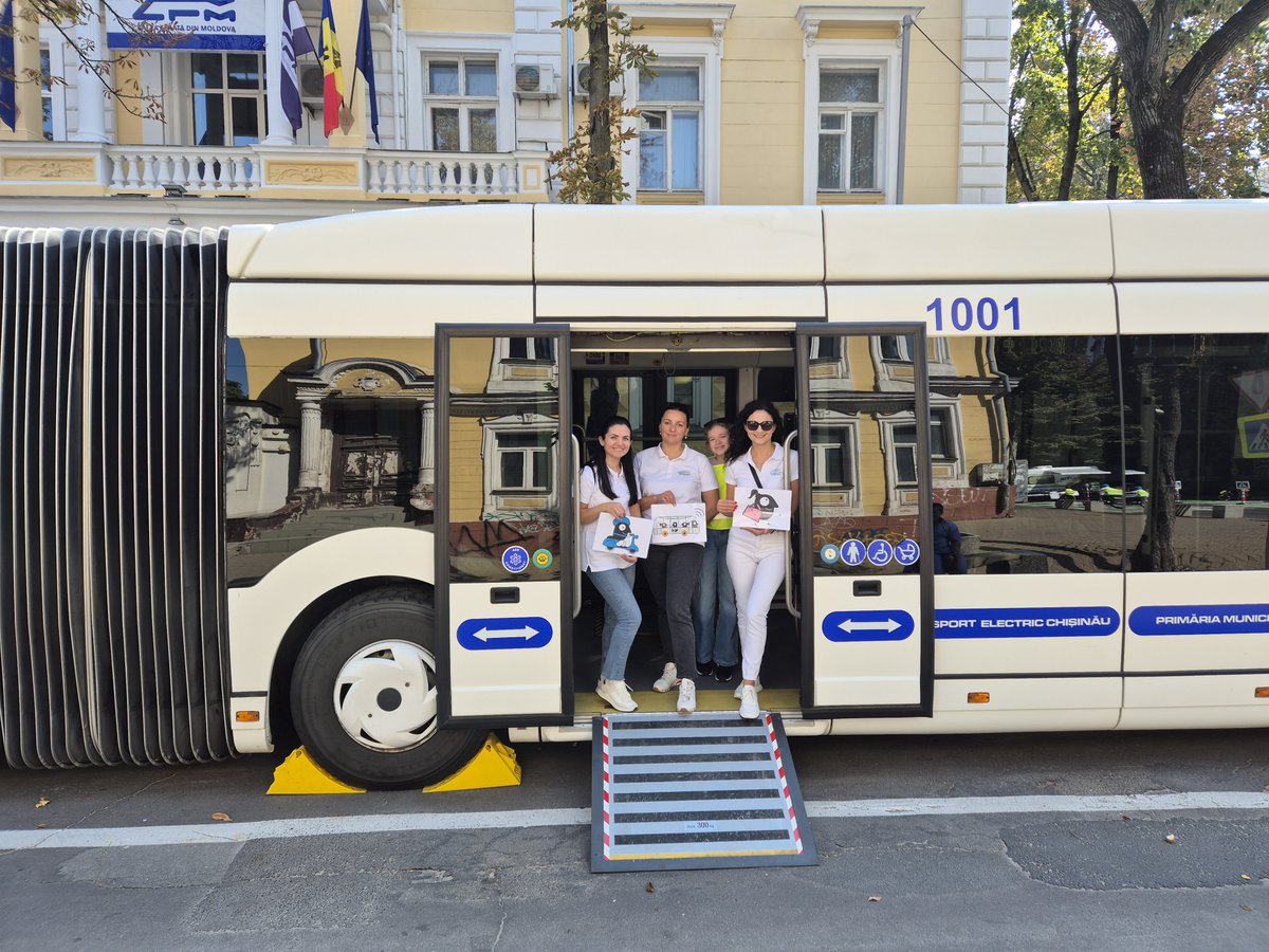 MRSMoldova's tweet photo. #EUMobilityWeek wrapped up with great events by #ACM &amp; #RMPolice, encouraging everyone to leave cars at home and walk or use alternative transport. 🌍🚶‍♂️🚲 #GreenCity #SafeEnvironment #SafeStreets @fia @FIAFdn @UNICEFMoldova @EASSTransport @RoadSafetyNGOs @mobilityweek @OEAMTC https://t.co/xockwdFJXE