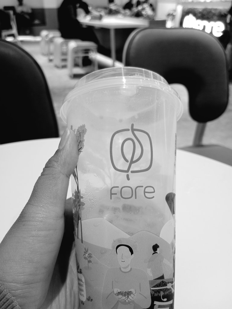 urfavthere's tweet photo. Aku suka banget sama fore. Tapi, boleh ga sih kangen sama yg pernah nge grab food in jokopi malem² ke rumah?😭😭 https://t.co/SMNQQqOPW9