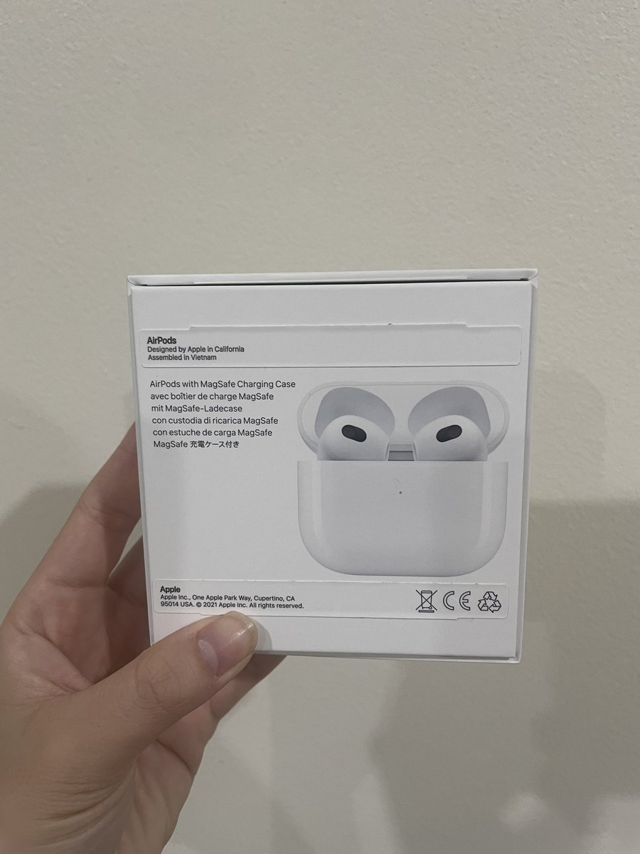 NRCF1's tweet photo. ส่งต่อ apple airpod 3 แบบ magsafe แค่แกะลอง จะอัพไปซื้อโปรค่ะ ขาย 3700 บาท (ไม่มีสายชาจนะคะ สายเราพังพอดี ขอเก็บไว้เองค่ะ) ประกันเดินมา 9 วัน มี apple music ฟรี 3 เดือน มีหลักฐานการซื้อจาก apple ทักมาขอดูเพิ่มได้ค่ะ 
#ขายairpods #ส่งต่อairpods #ส่งต่อairpod #airpod3 https://t.co/F027KUzGwm