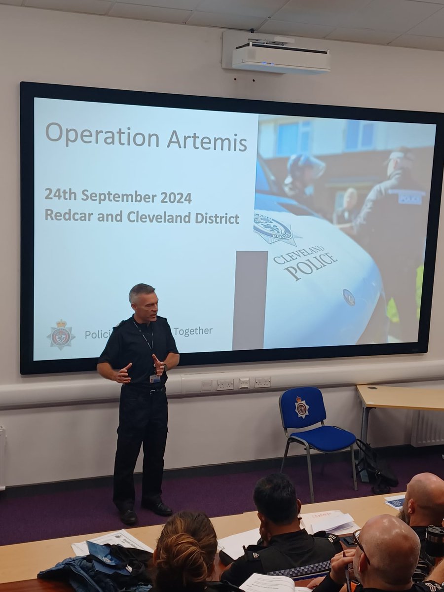 Operation Artemis kicked off in Redcar and Cleveland this morning with a briefing to officers and staff from Chief Constable Mark Webster and District Commander Superintendent Emily Harrison. 👮 💪

See all our latest updates:
orlo.uk/lnY9n
