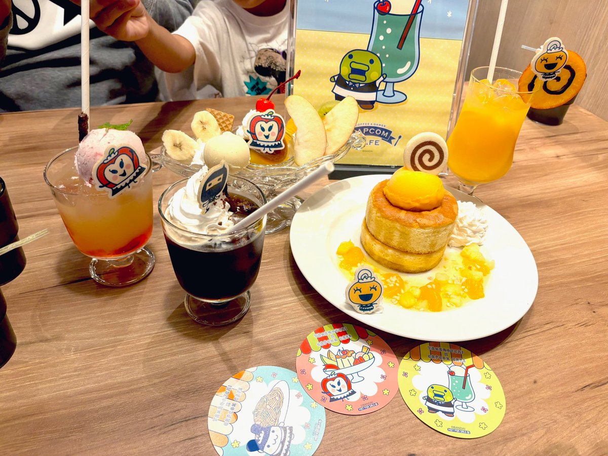 たまごっちカフェ行ってきたよ！！♡♡ 私はもちろんめめっちのパン