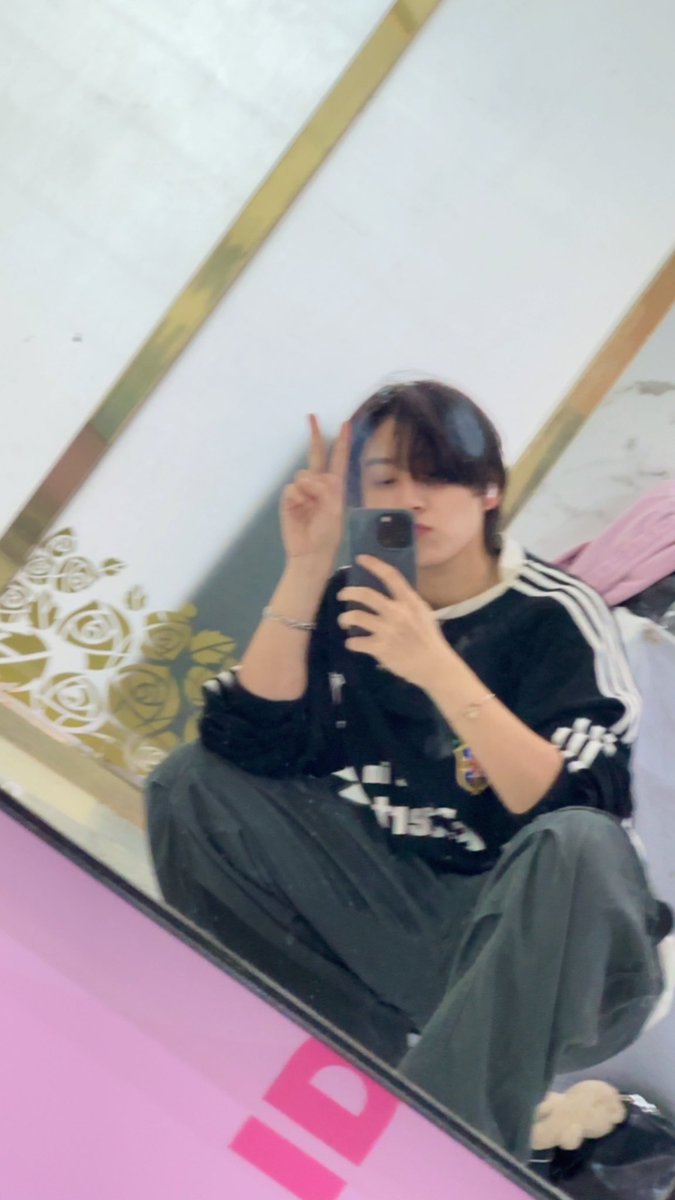Sandpran's tweet photo. 26 นี้สามารถไปส่งแซนและเพื่อนๆที่สนามบินได้น้า💖💖

📍ประตู 8 ท่าอากาศยานสุวรรณภูมิ
⏰ 22.00 -23.00 

#bfriend #izezaxsandnamfanmeetingintaipei
#sandpran https://t.co/ICpQa0foxw