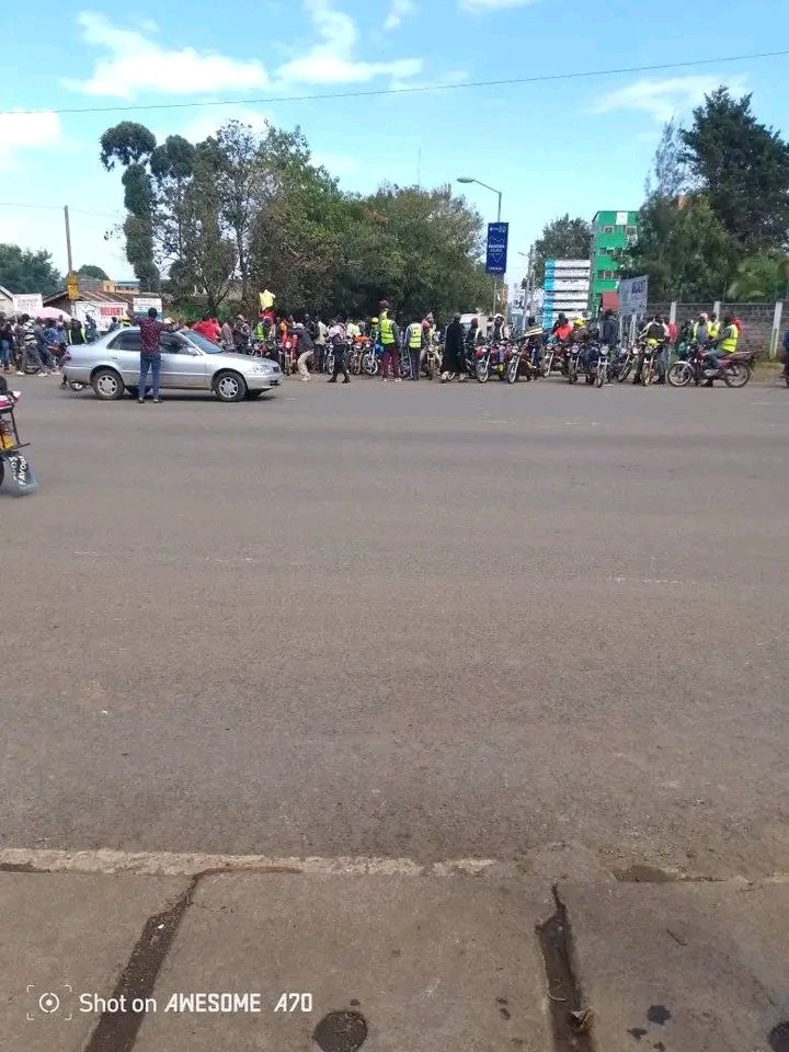chiefke23's tweet photo. Kericho kamewaka.Kalenjins wa kericho wameenda kusalimia governor 😂😂

Kalenjins #Maandamano devara garime ruto kalenjins https://t.co/lSpgGOr9qn