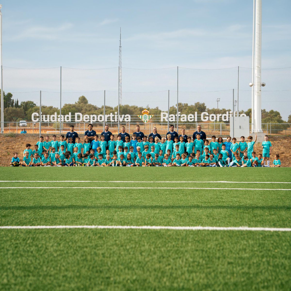 ¡La #EscuelaBetis ya está en marcha! 🔝⚽️

¡Vamos! 💚