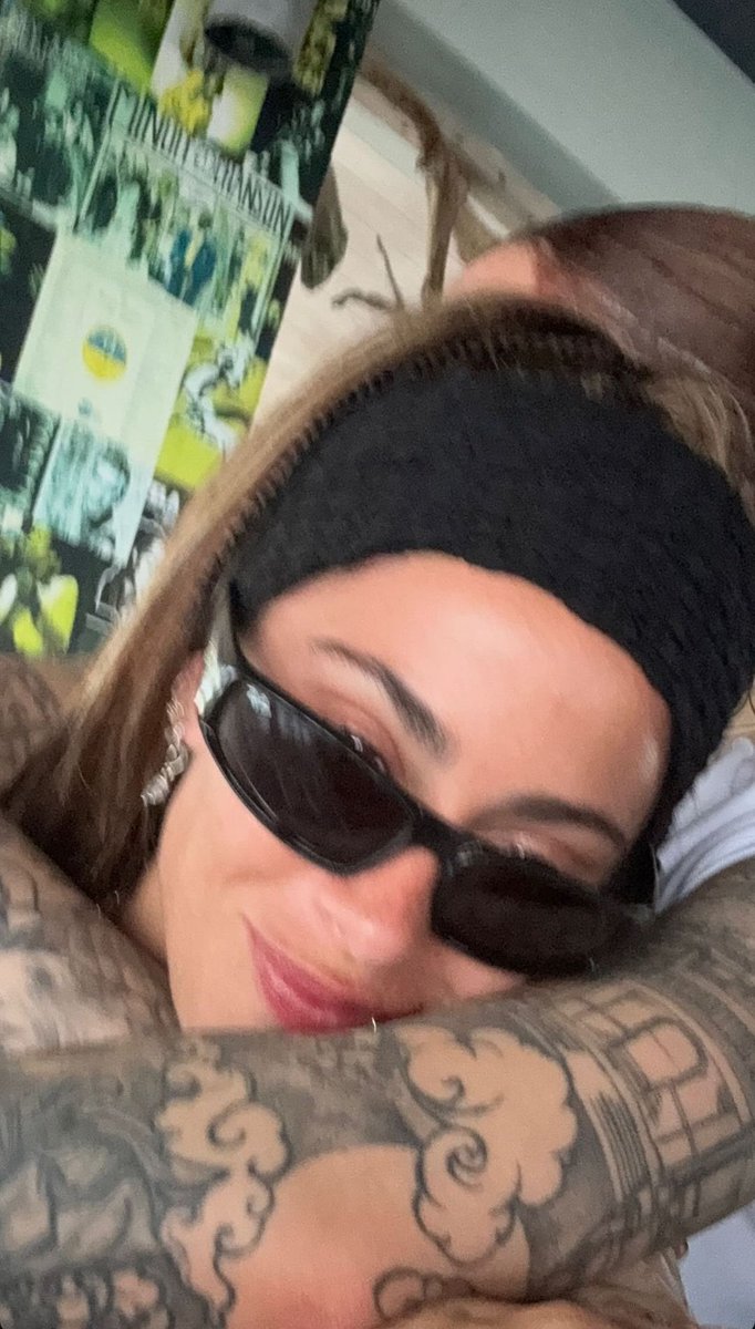 bebamiko's tweet photo. sigo aquí 🧎🏽‍♀️ https://t.co/KRLNaoFBNH