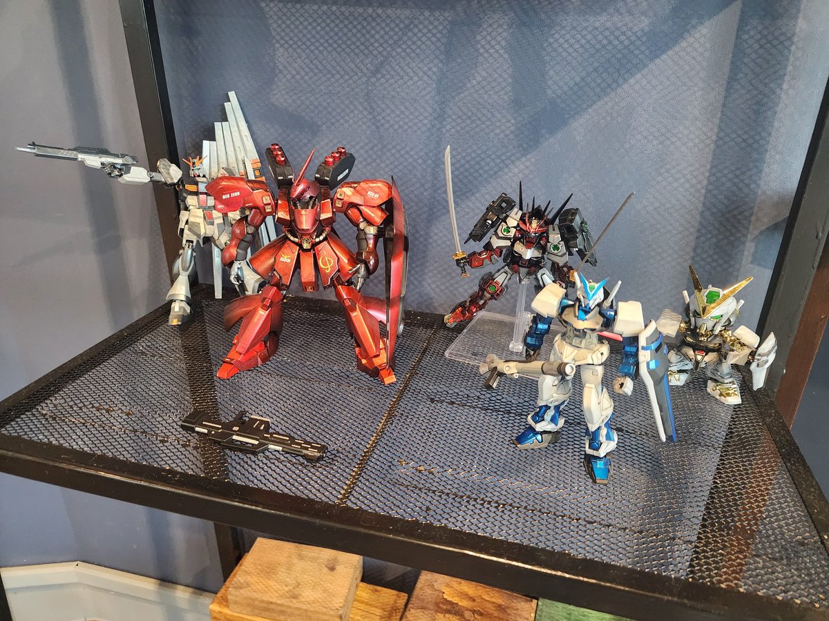 Glanpa's tweet photo. コインランドリーのモデラーさんの作品増えてた
丁寧な作り、ちゃんとした塗装
にくいラインナップ
すごいなぁと思うばかり
#WeBOX
#ガンプラ https://t.co/gpCkjM0AhN